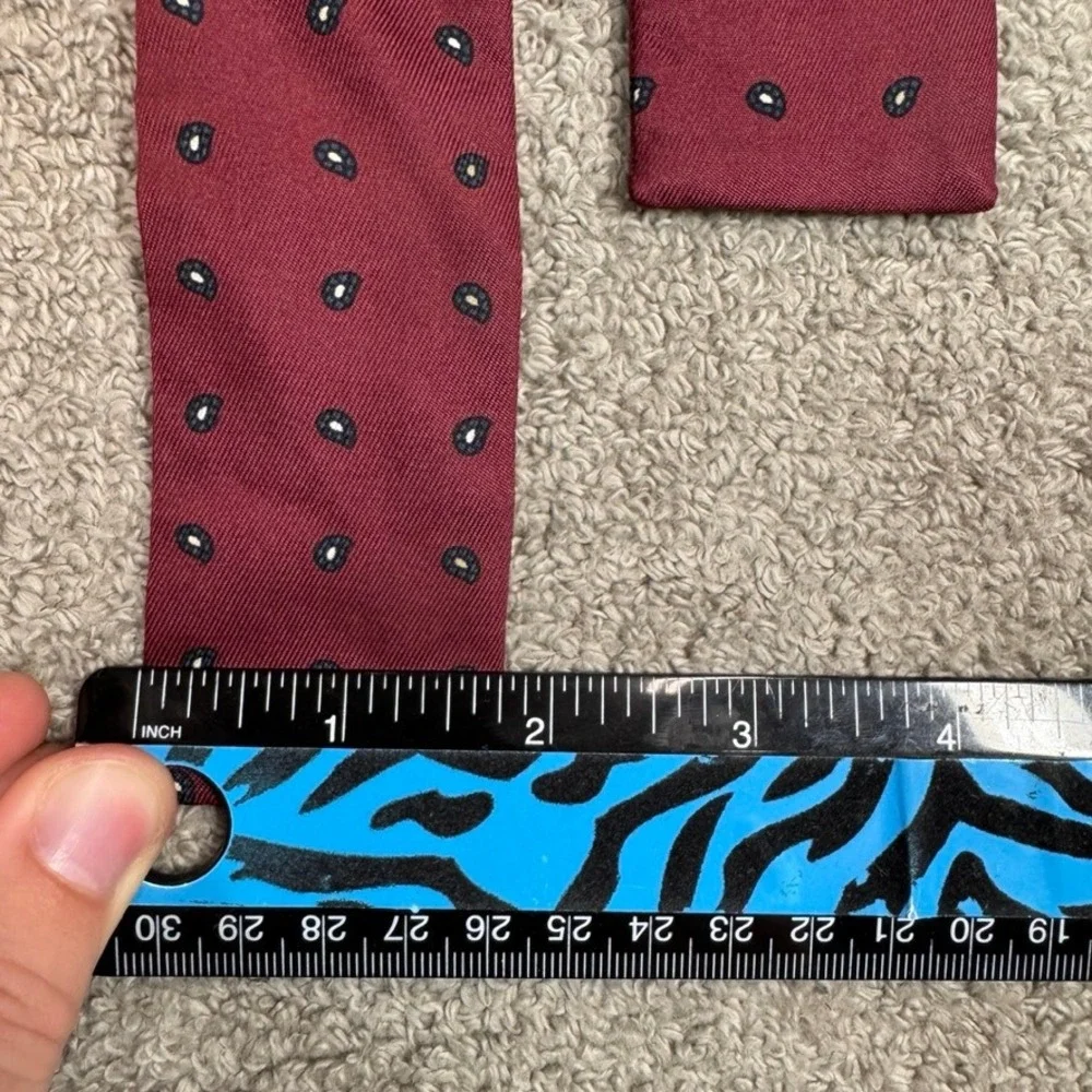 Brooks Brothers Makers Burgundy Silk Paisley Self-Tie Bow Tie Adjustable Red